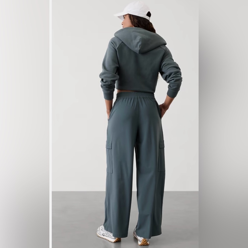 NWT-Athleta Eden Pinnacle Cargo Trouser, Size 2 - Picture 3 of 8